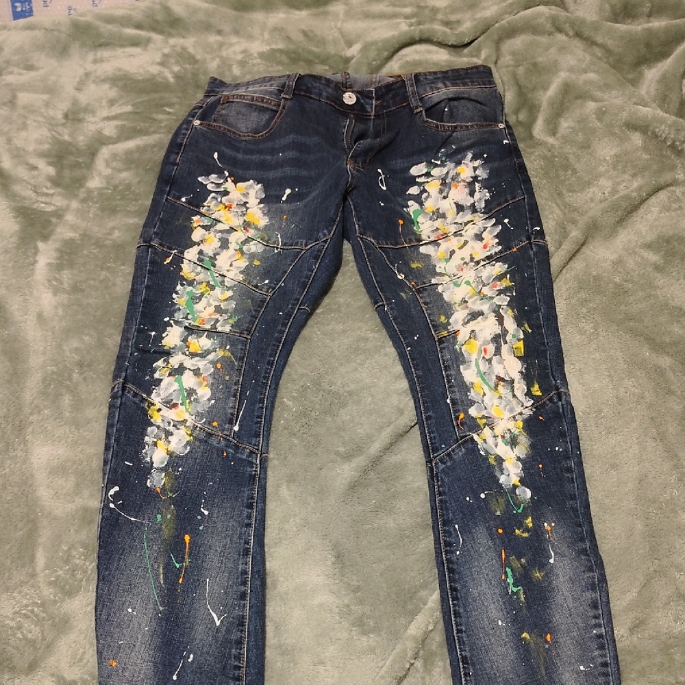 Men Skinny Jeans with Paint Design